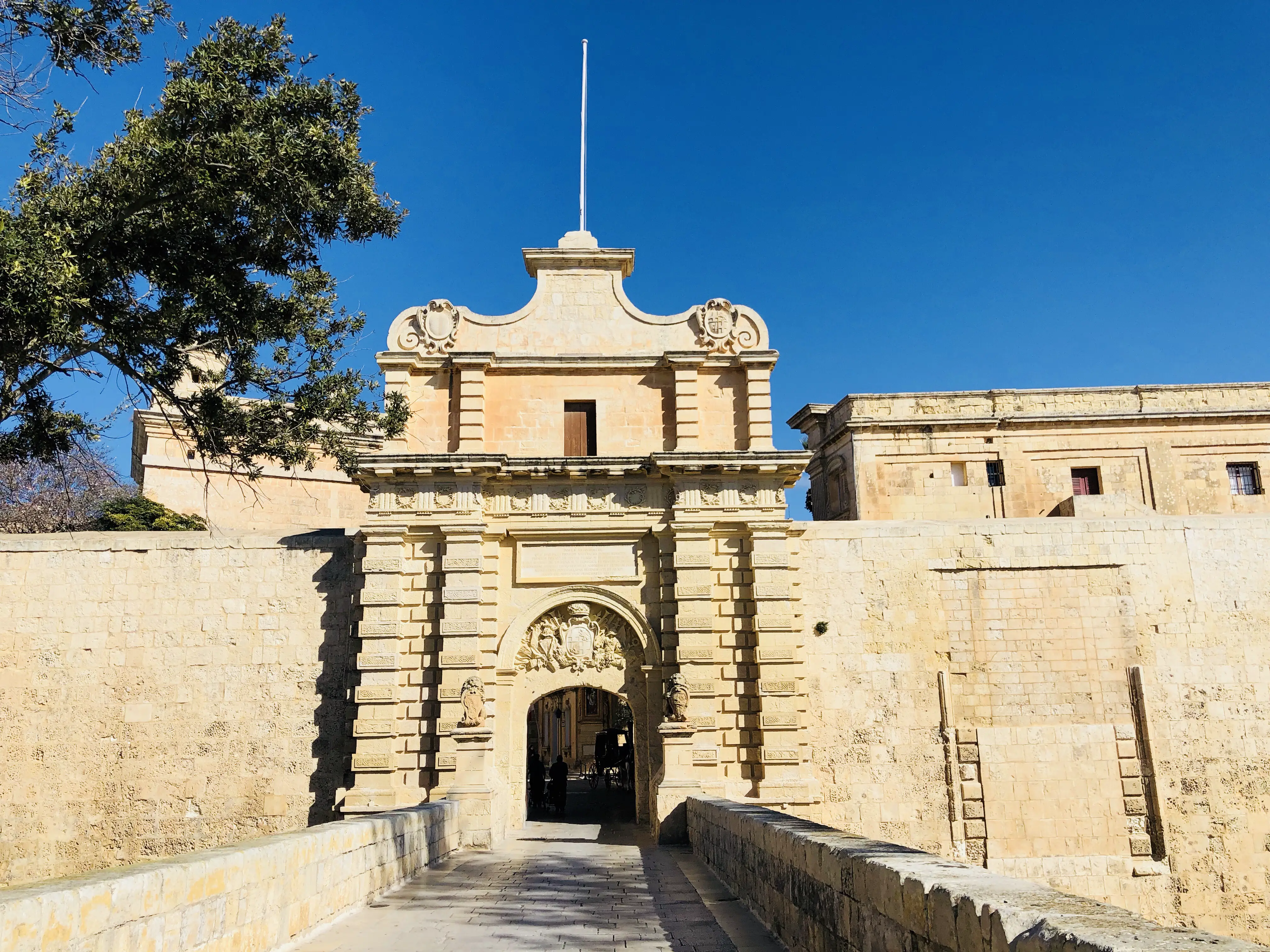 Sehenswürdigkeiten in Mdina | The silent City | Malta mit Kind und Baby | Urlaub | Familie | www.anomadabroad.com | Main Gate