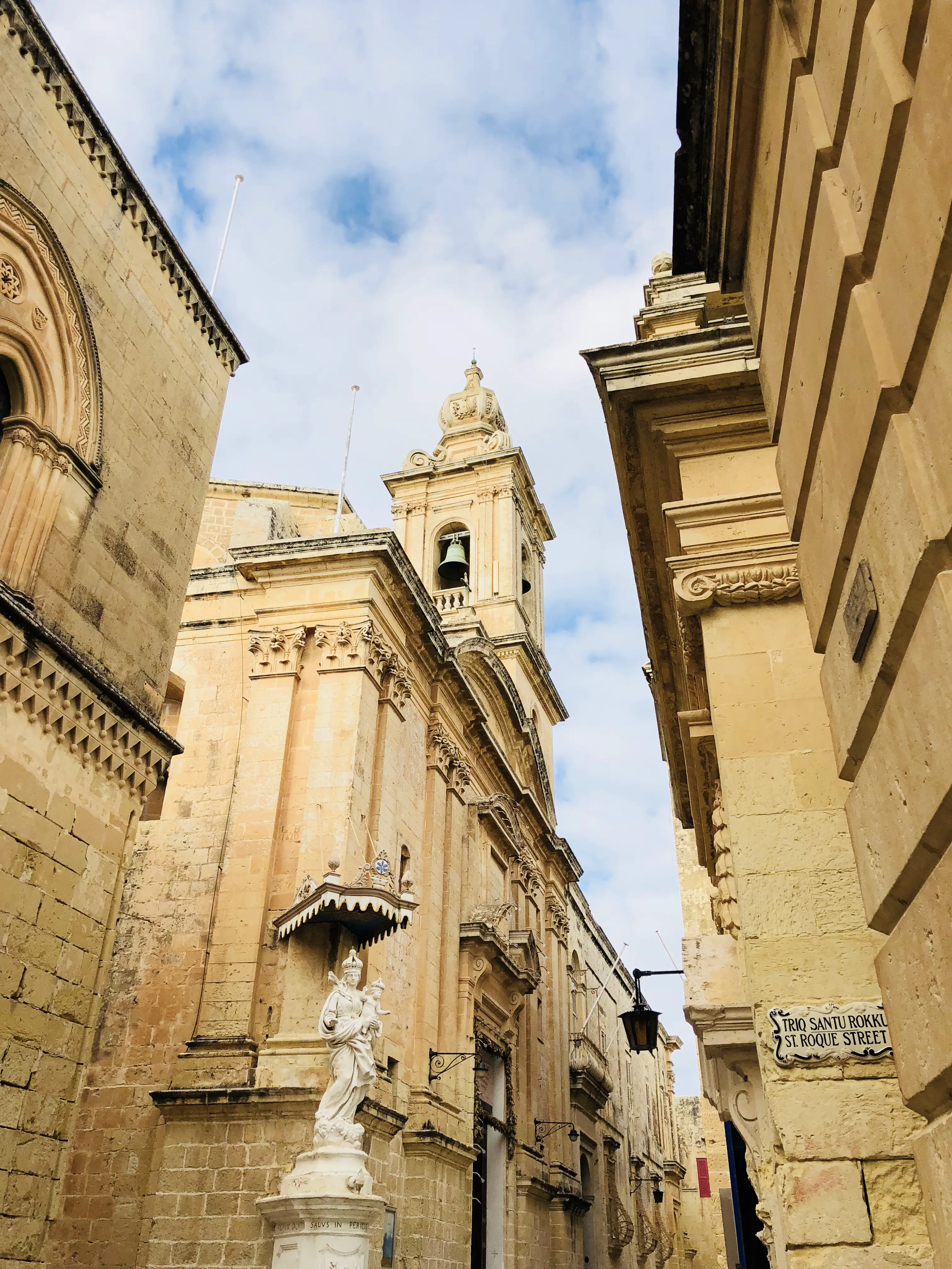 Sehenswürdigkeiten in Mdina | The silent City | Malta mit Kind und Baby | Urlaub | Familie | www.anomadabroad.com | Karmeliterkirche