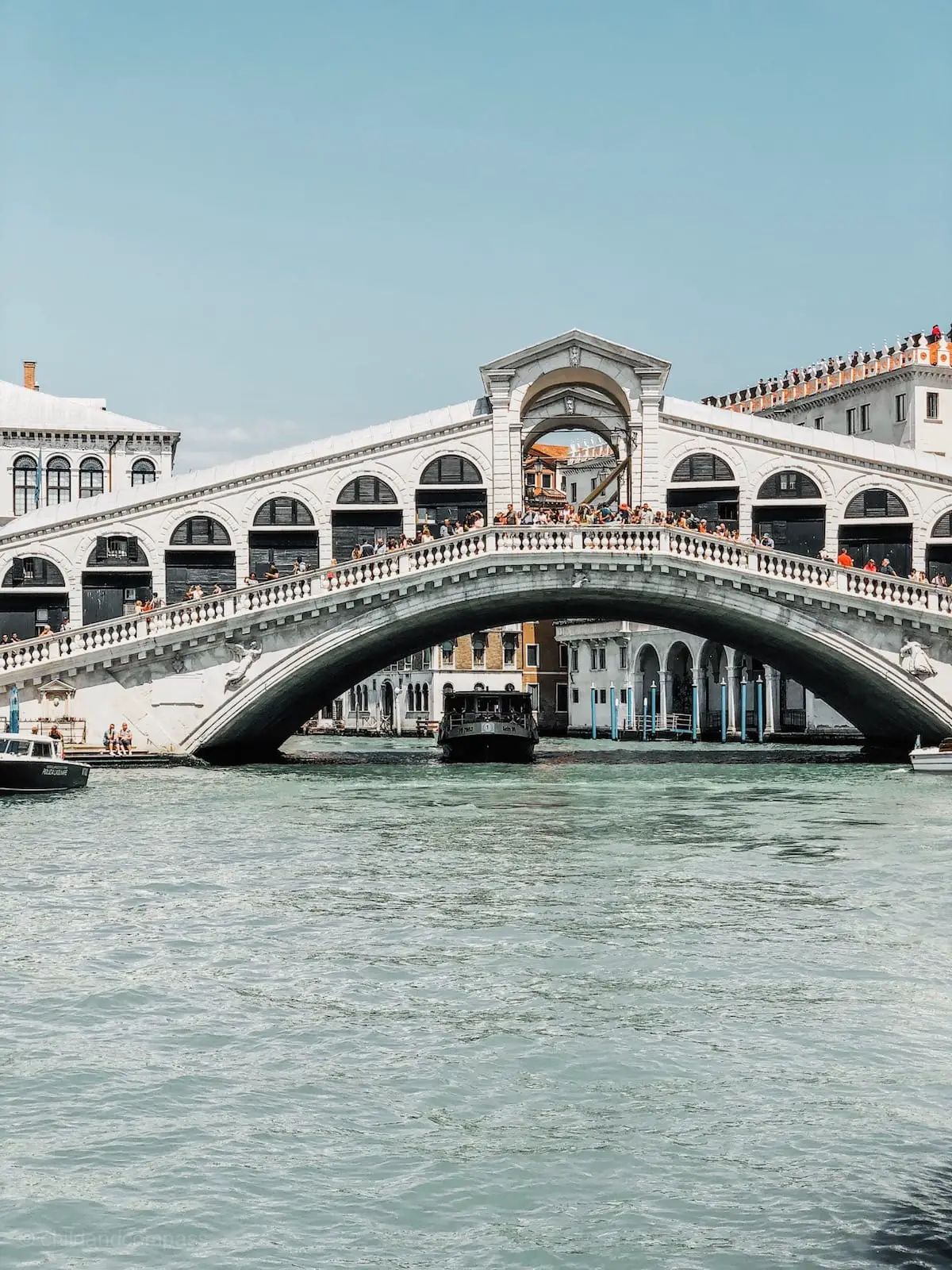 Rialtobrücke,Venedig Sehenswürdigkeiten, Städtereise nach Venedig Städtetrip, Kanäle und Brücken in Venedig, Gondeln, Urlaub in Italien