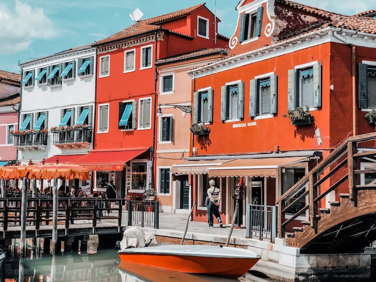 Burano, bunte Häuser,Venedig Sehenswürdigkeiten, Städtereise nach Venedig Städtetrip, Kanäle und Brücken in Venedig, Gondeln, Urlaub in Italien