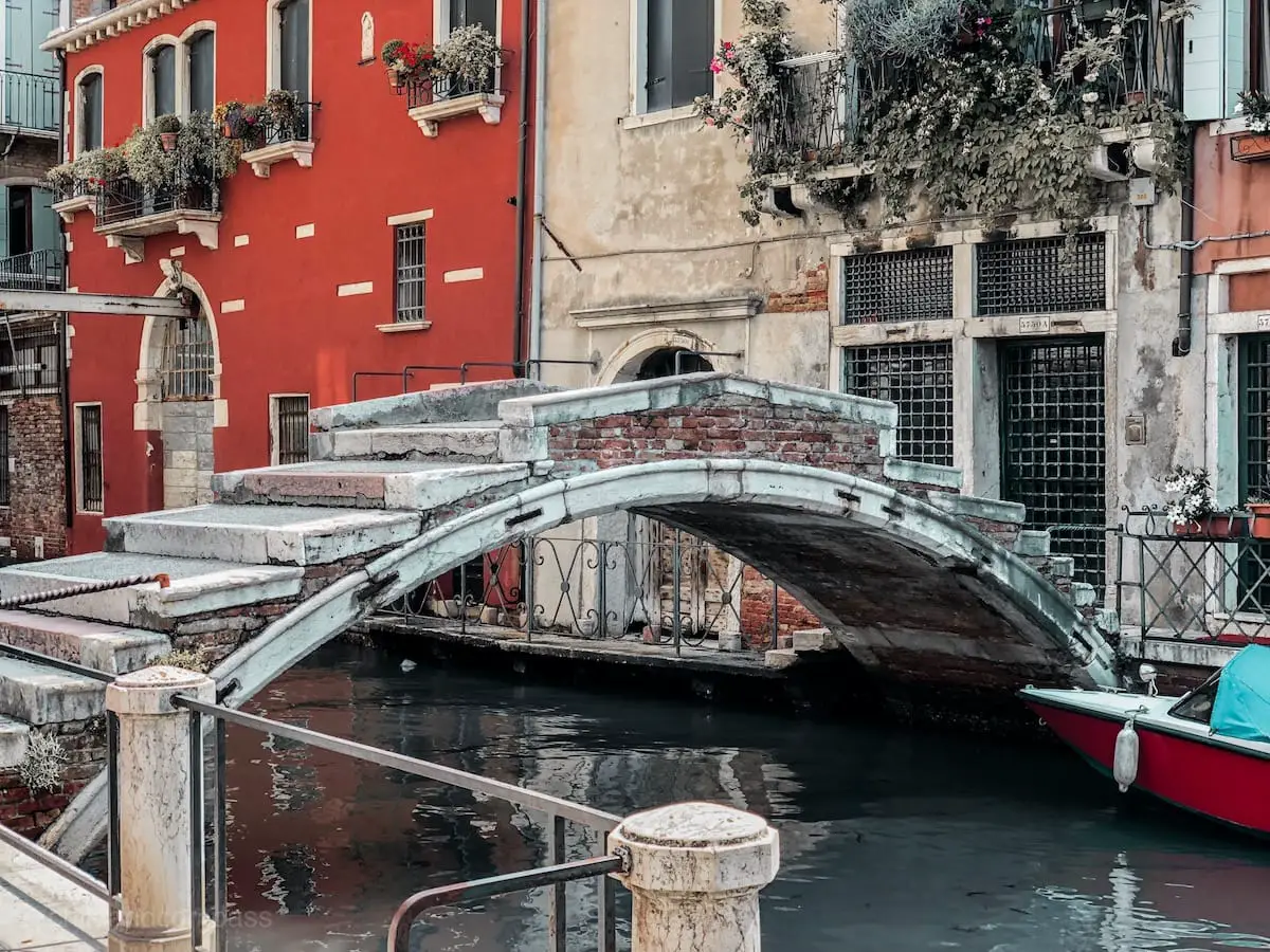 Rio de San Felice, Brücke ohne Geländer, Venedig 