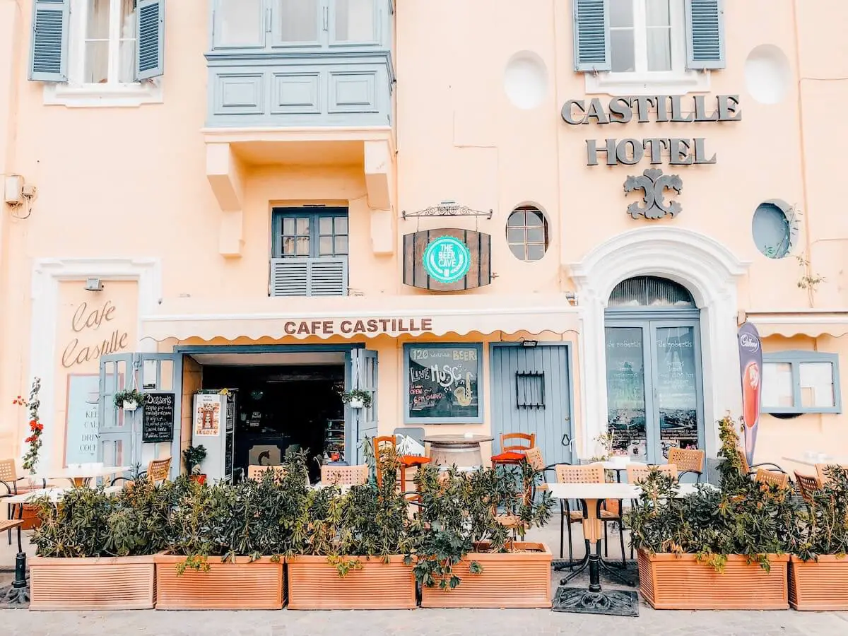 Hotel Castille mit Cafe
